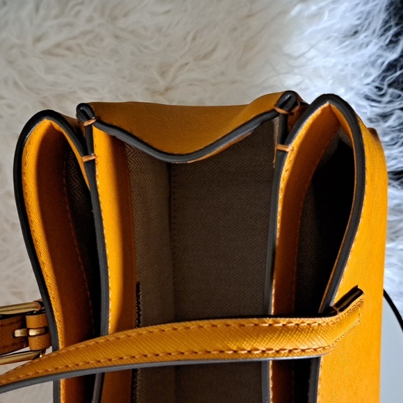 Tory Burch Emerson Satchel EUC - Picture 16 of 16